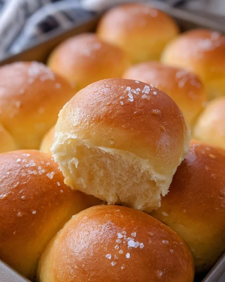 Buttery-Soft-Dinner-Rolls-That-Are-Perfect-for-the-Holidays-Recipe