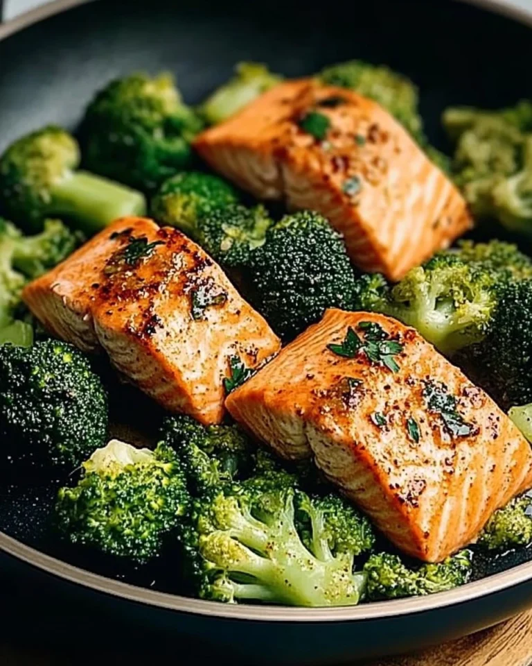 One-Skillet-Garlicky-Salmon-Broccoli-Recipe