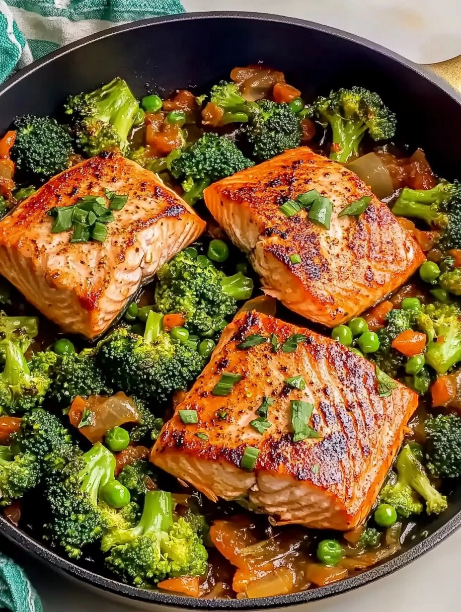 One-Skillet Garlicky Salmon & Broccoli